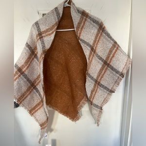 NWT Plaid Wrap